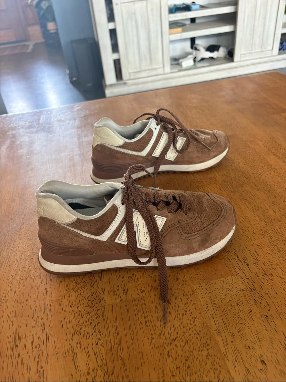 New balance, tennis shoes